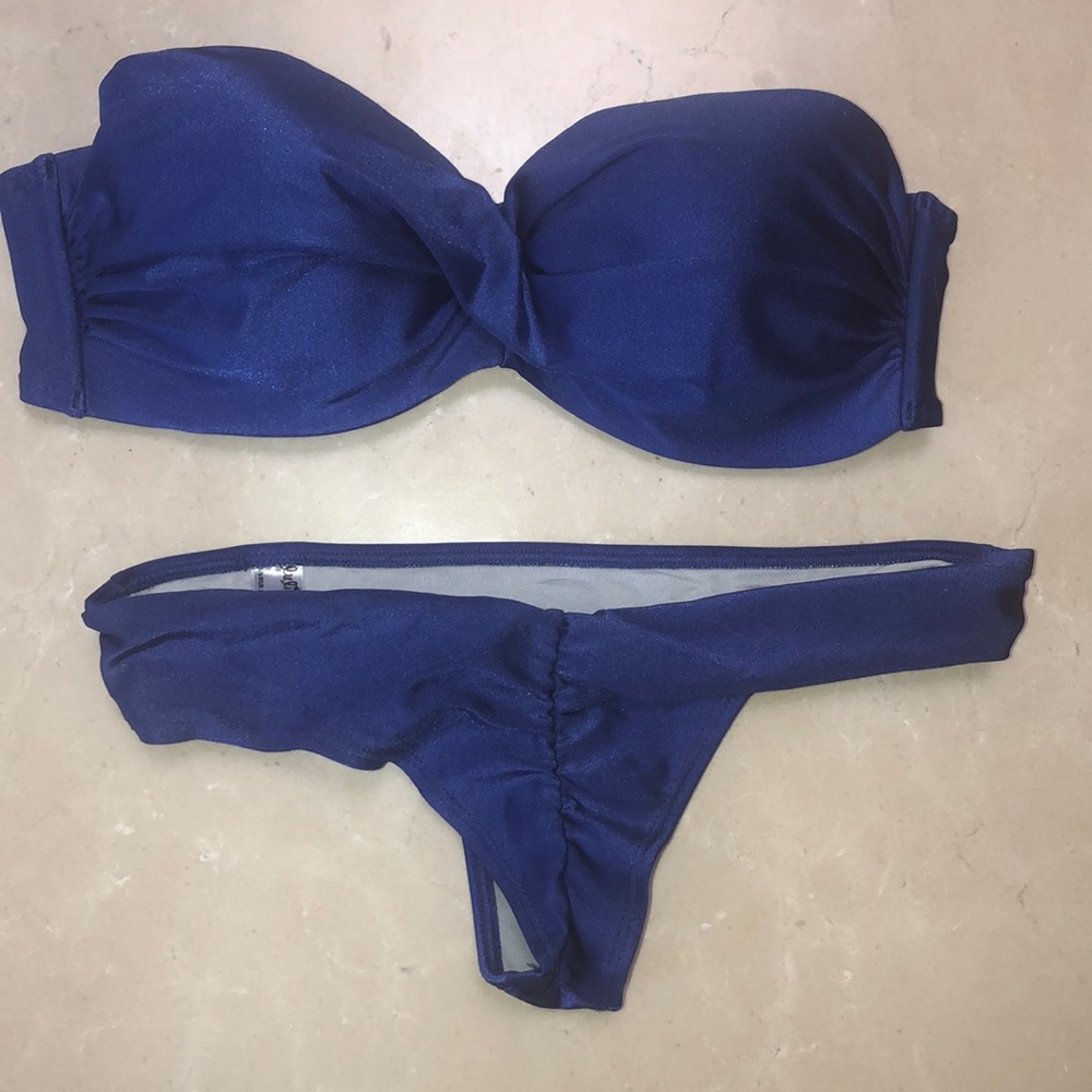 Blue bikini - Picture 2 of 2